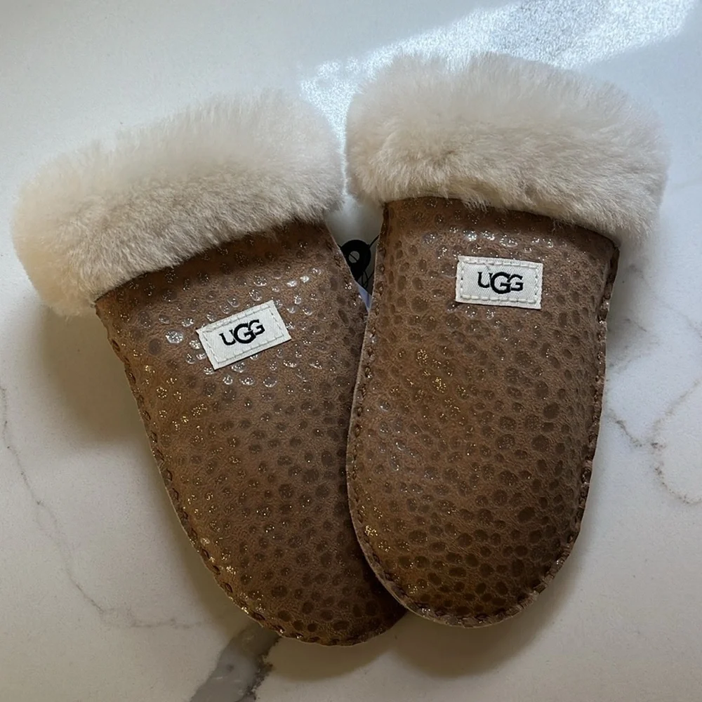 NWT UGG Kids Sparkle Dot Mittens